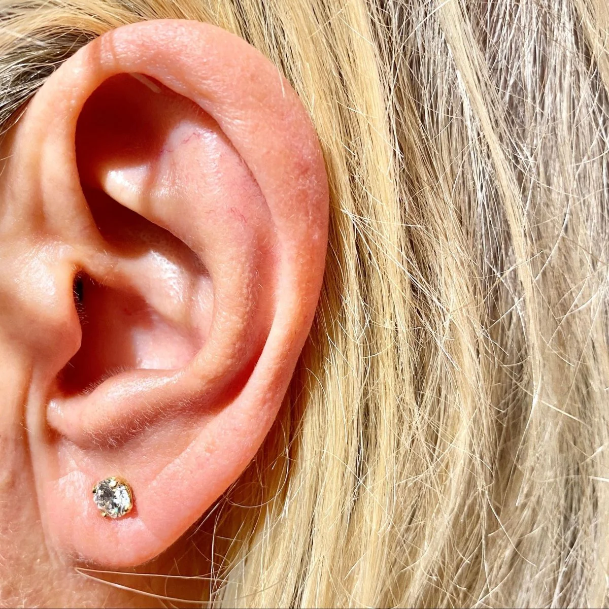 18k yellow gold stud earrings, 2x 0.50 carat diamonds - Image 2