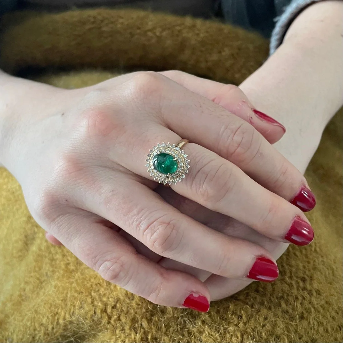Ring Marguerite en yellow gold, emerald and diamonds - Image 2