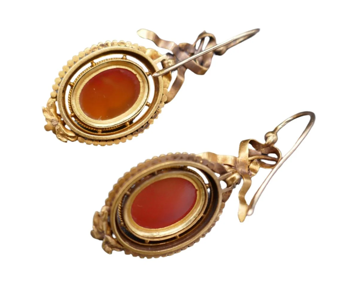 Earrings Hanging in yellow gold, cameo and agate - Image 3