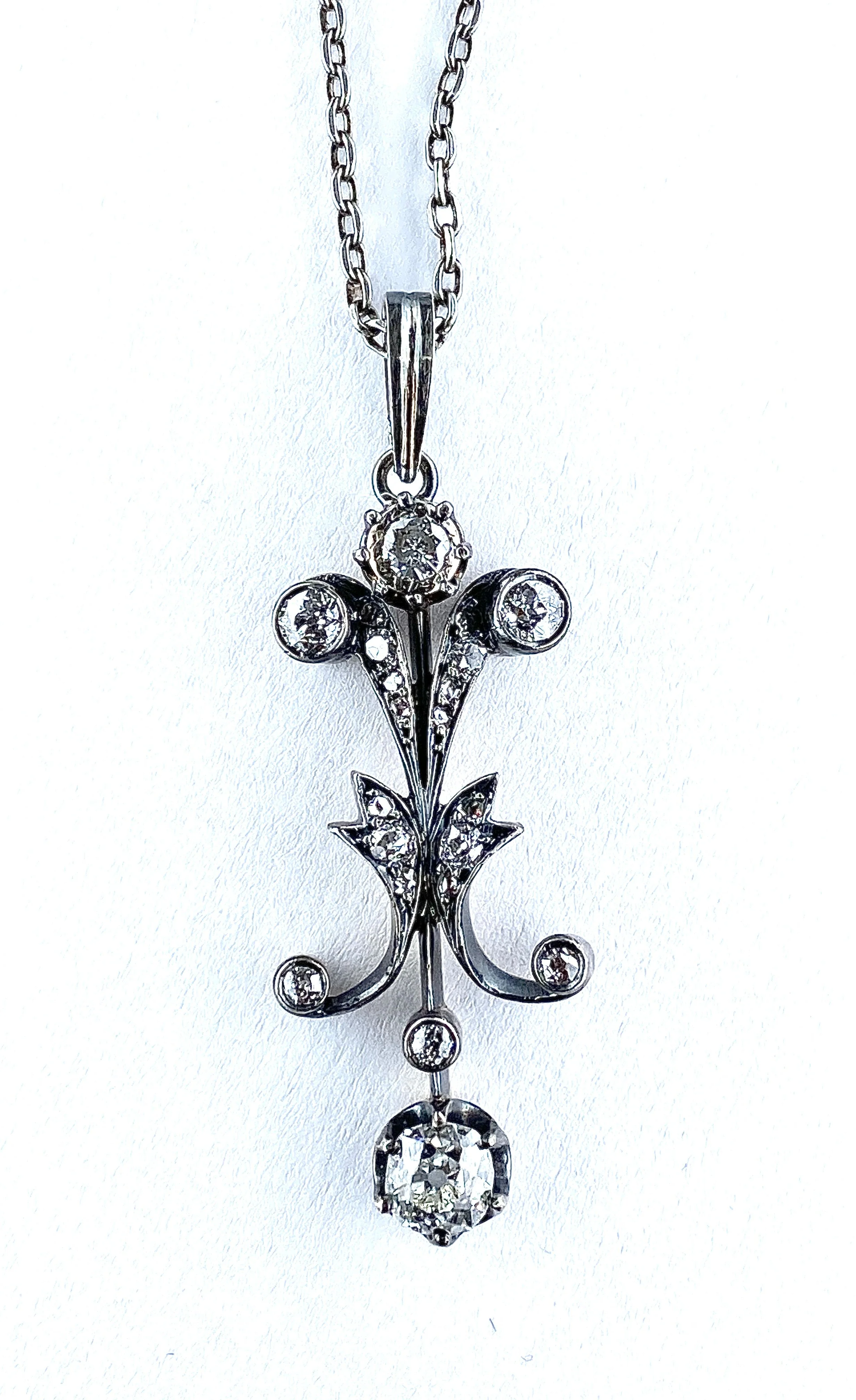 Gold and silver pendant set with diamonds, with chain. Napoleon III period - Image 2
