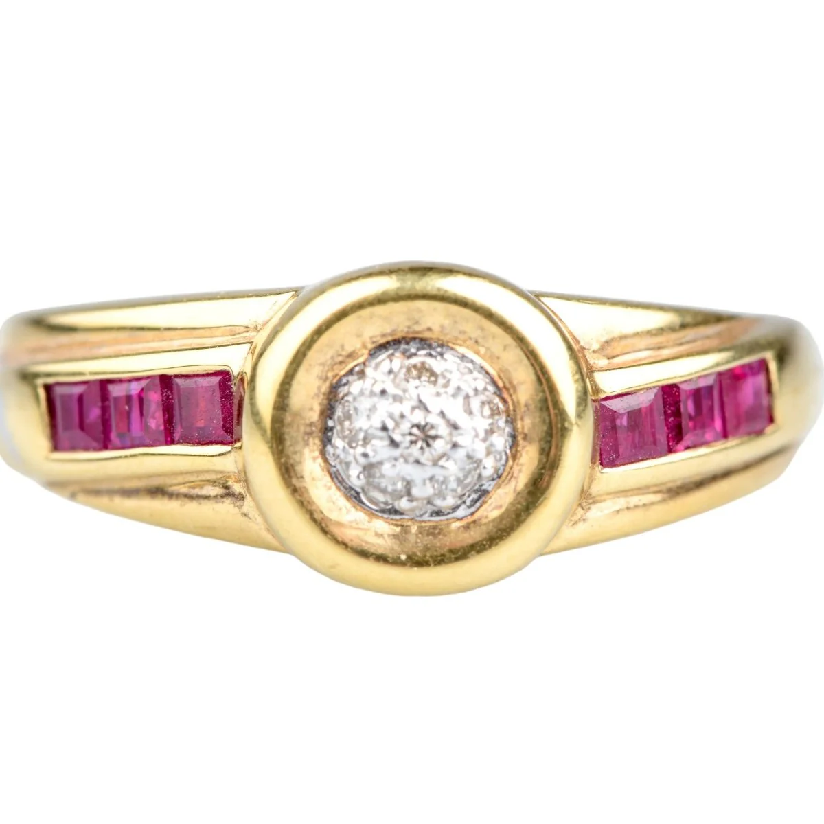 Tank ring in yellow gold, ruby and diamond