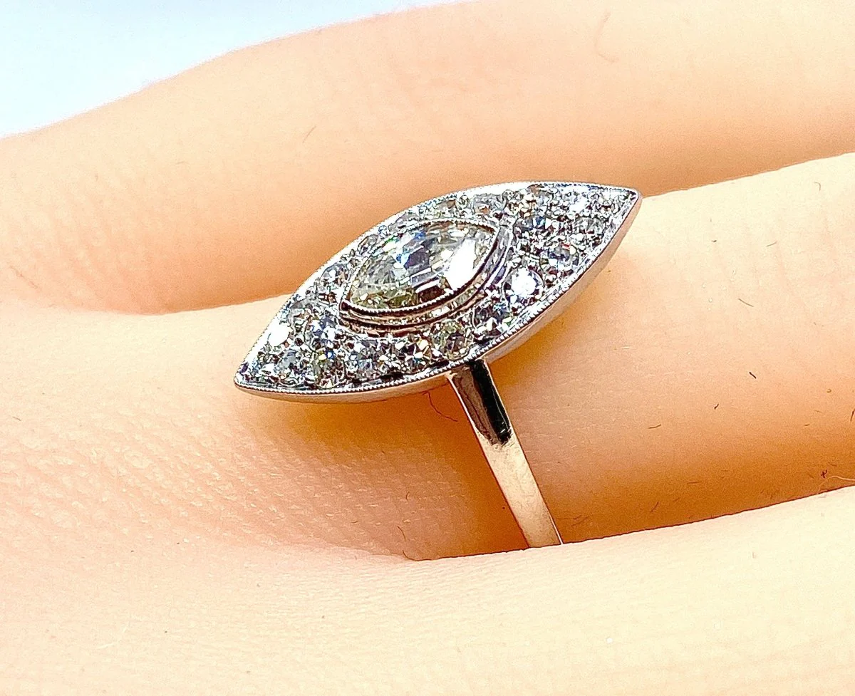 Marquise ring in platinum and diamonds, circa 1900 - Image 11