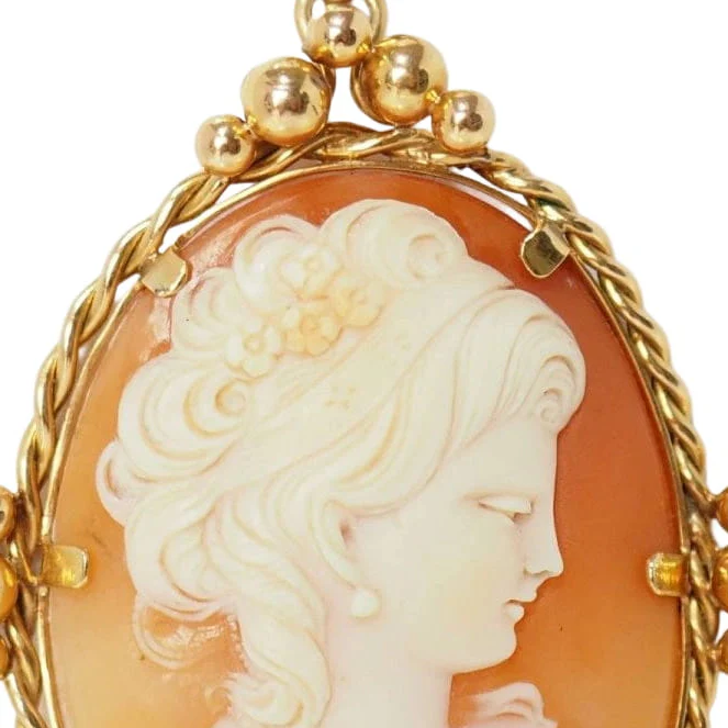 Second-hand old cameo pendant in yellow gold  - Image 3