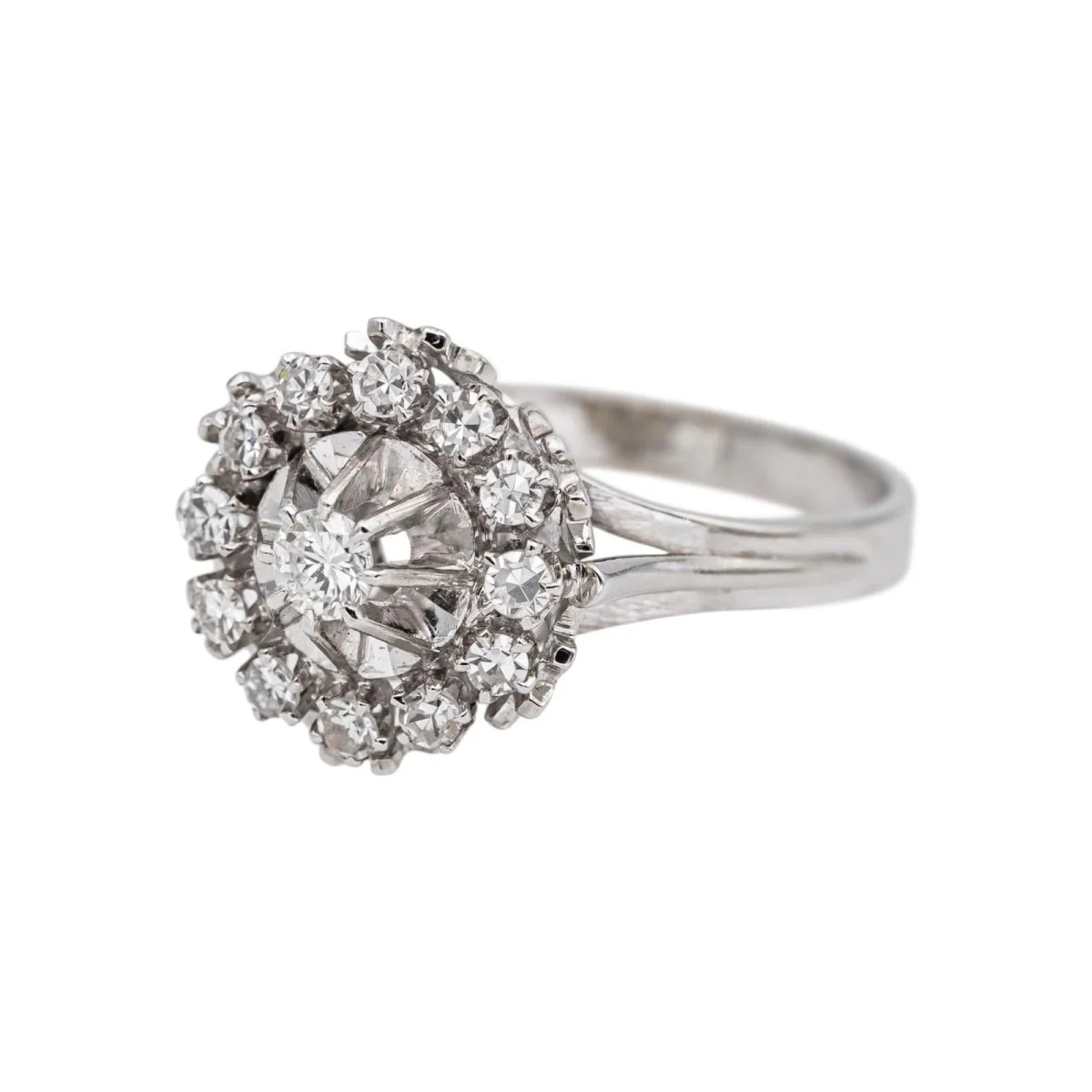 Ring Marguerite in white gold, paltinium and diamonds - Image 3