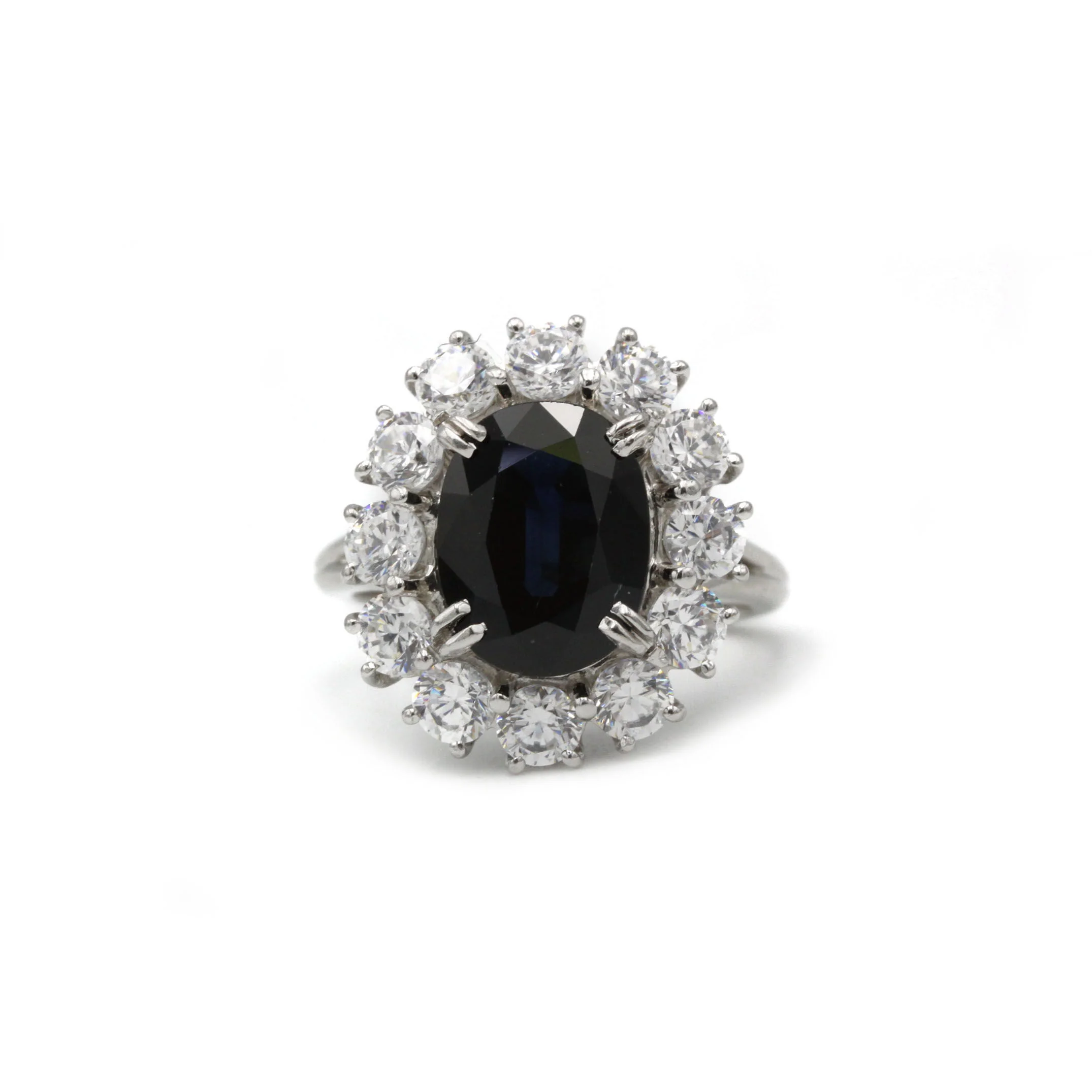 Ring - Now, diamonds & Sapphire