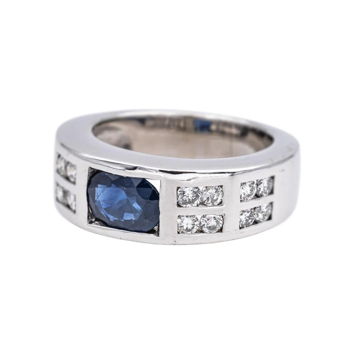 White gold, sapphire and diamond ring  - Image 3