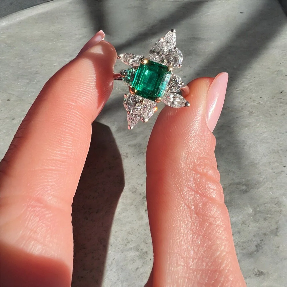 Contemporary Marquise Ring in 18-Carat Gold, Colombian Emerald and Diamonds - Image 7
