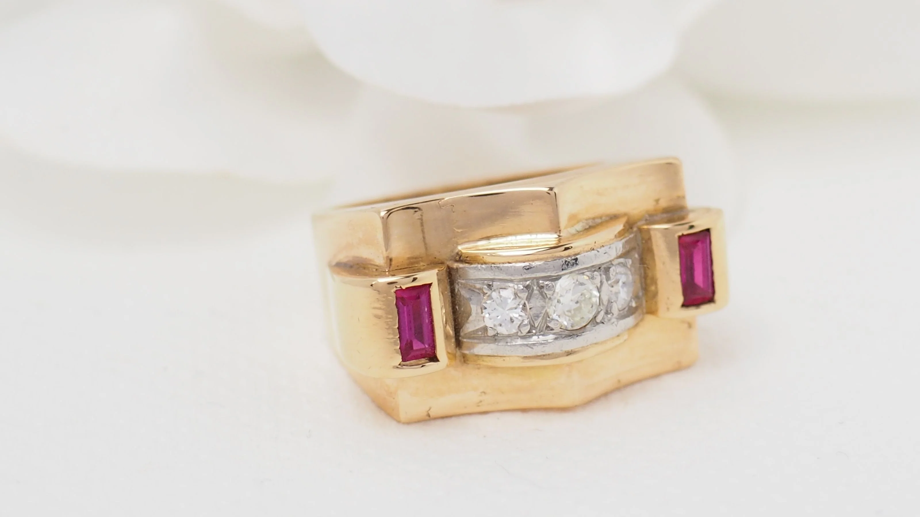 Tank ring in yellow gold and diamonds - Image 5