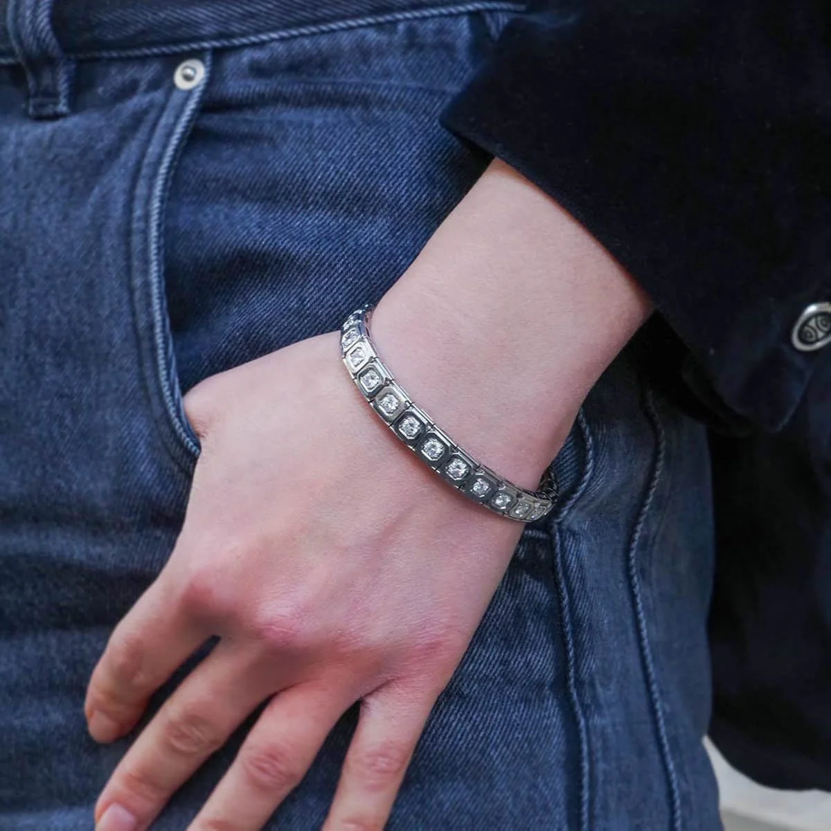 Bracelet in white gold, platinum and diamonds - Image 2