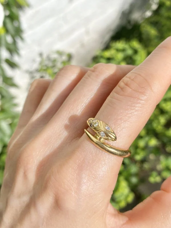 Ring at yellow gold and diamonds - Image 2