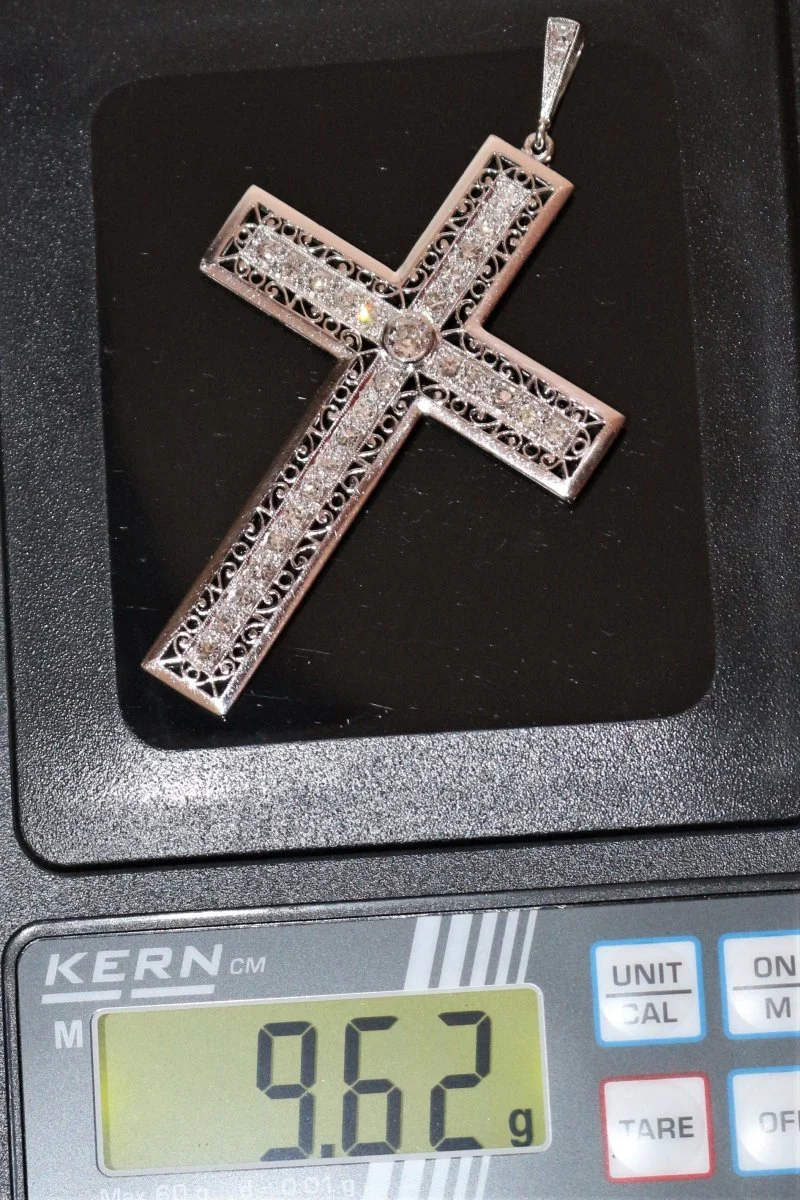 Art Deco Platinum And Diamond Cross Pendant - Image 8