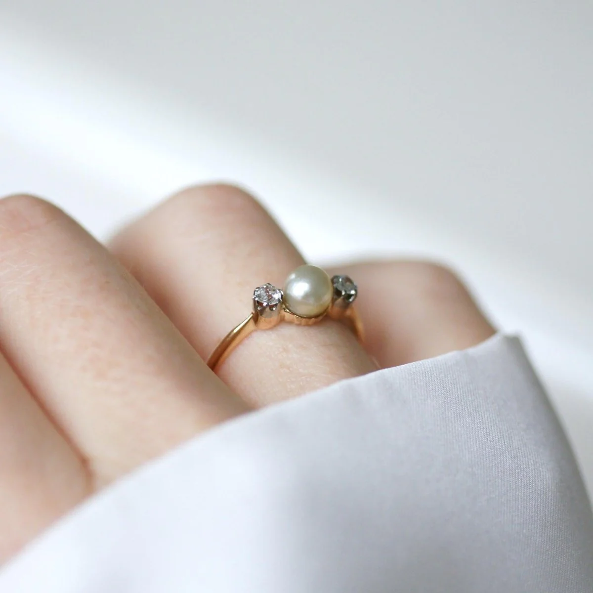 Ring in yellow gold, paltinium, pearl, and diamonds - Image 8