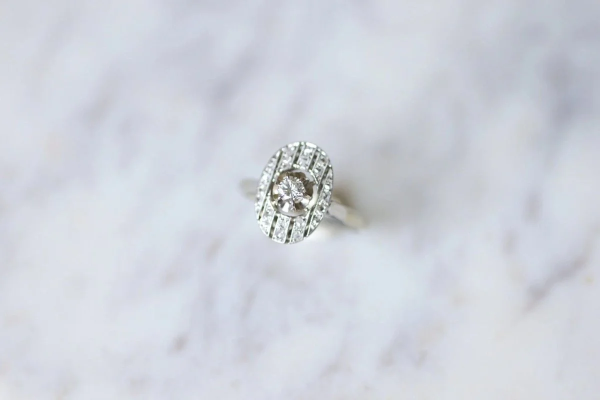 Art Deco oval engagement ring platinum white gold and diamonds - Image 2