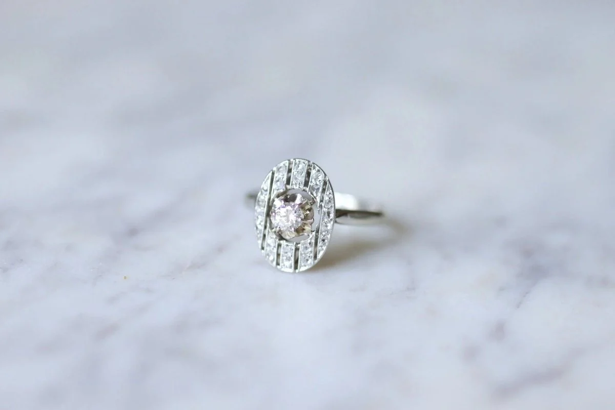 Art Deco oval engagement ring platinum white gold and diamonds - Image 7