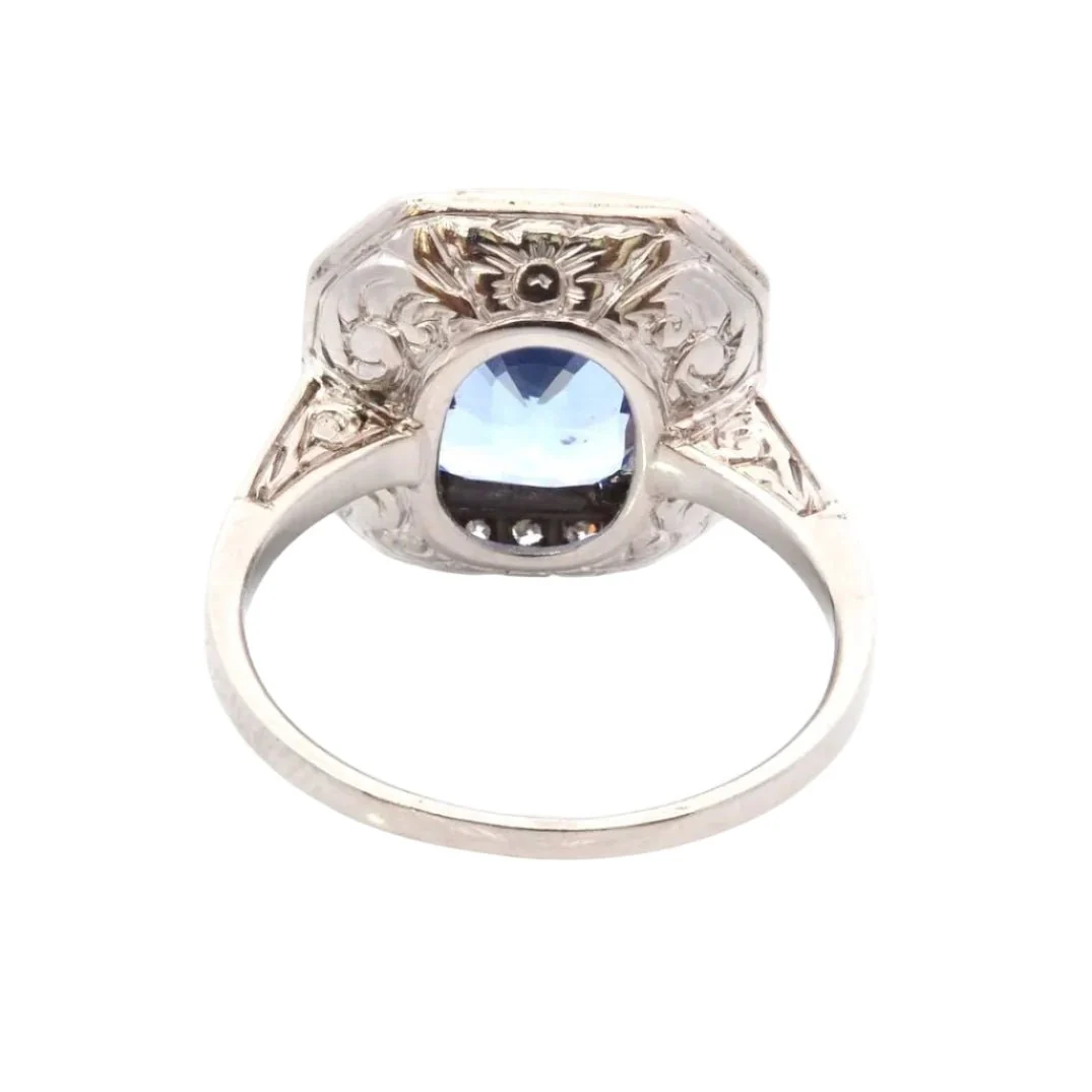 Ring Surroundings in paltinium, sapphire and diamonds - Image 4