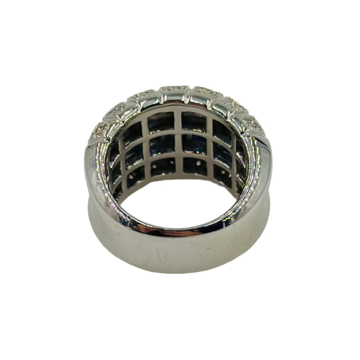 Ring at white gold, sapphires and diamonds - Image 3