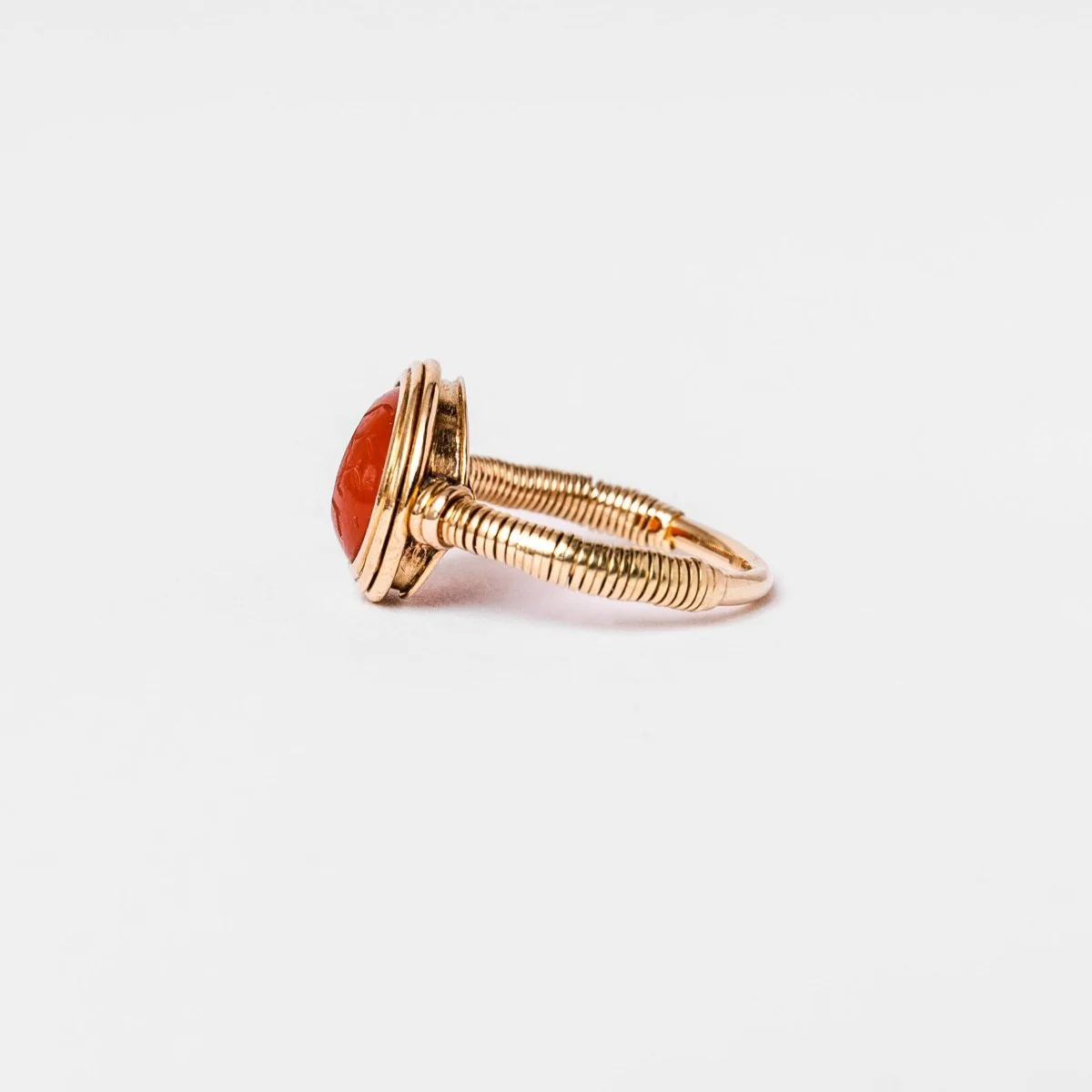 Scarab Intaglio Ring in Yellow Gold and Carnelian - Image 4