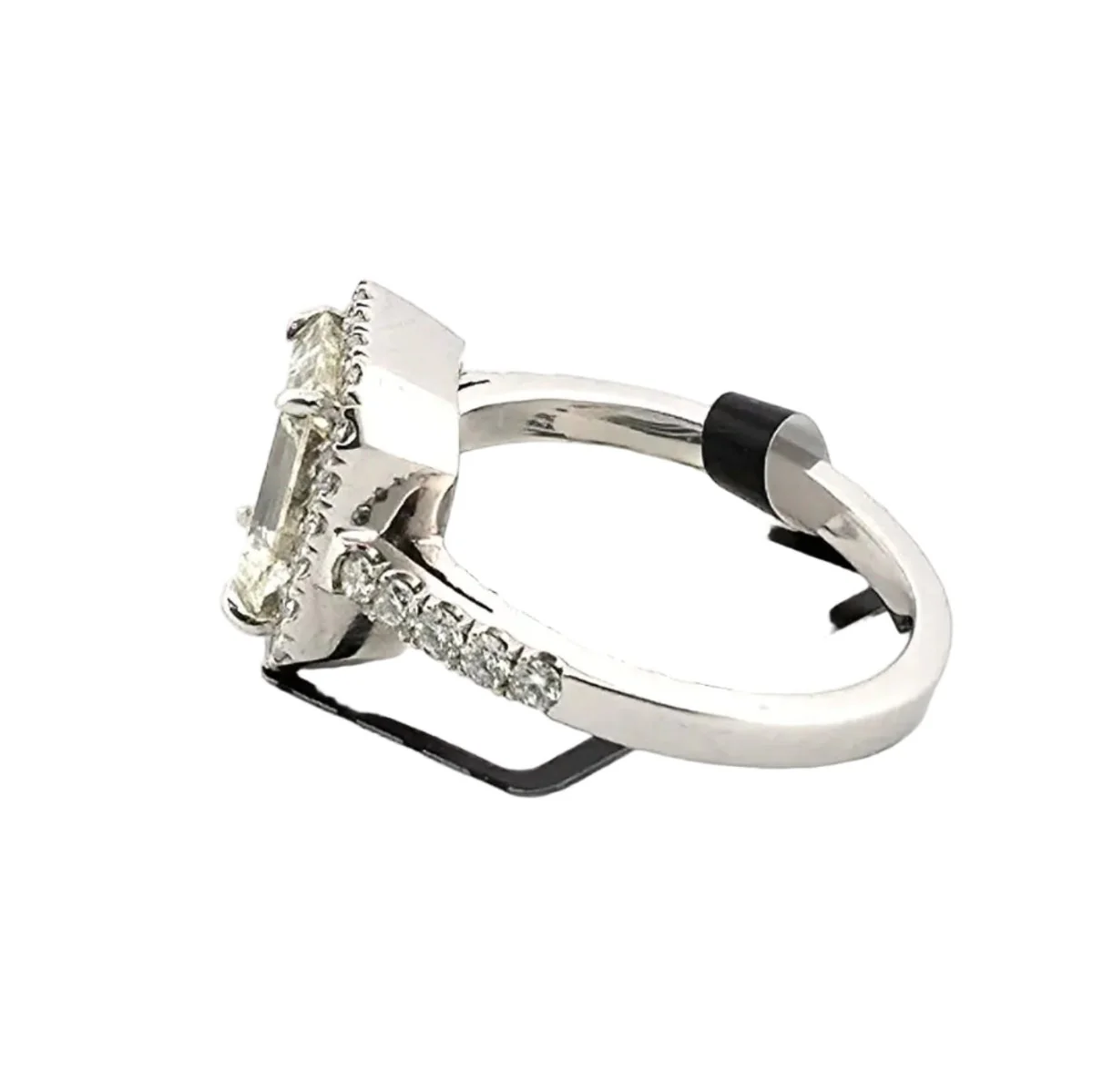 Entourage Ring in white gold and diamonds - Image 4