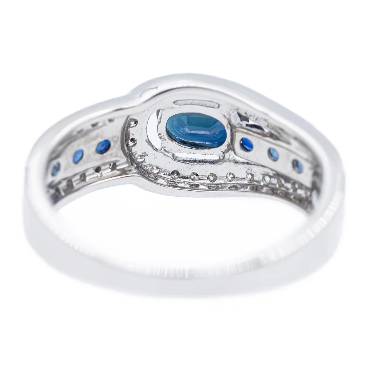 White gold, diamond and sapphire ring - Image 4