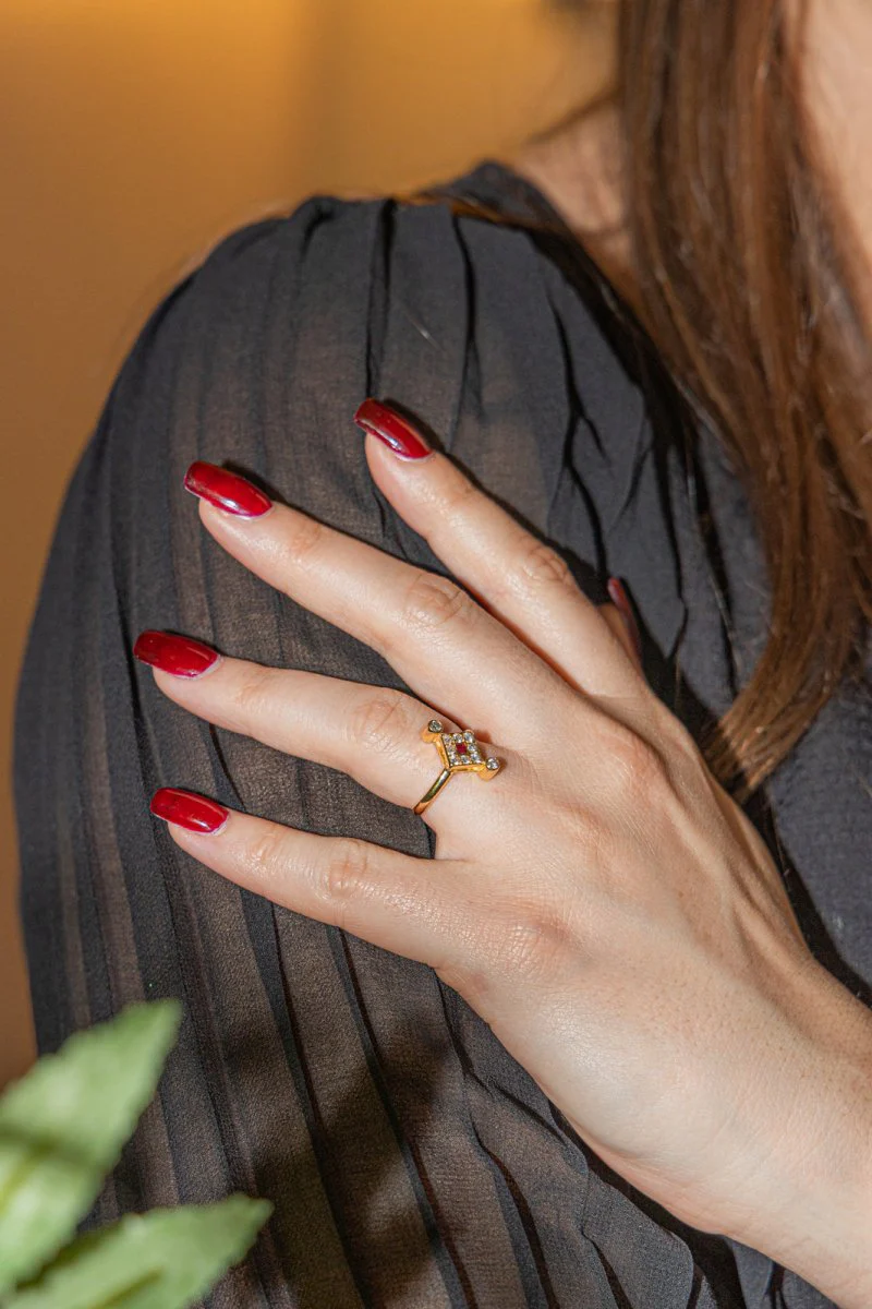 Yellow gold, ruby ​​and diamond ring - Image 2