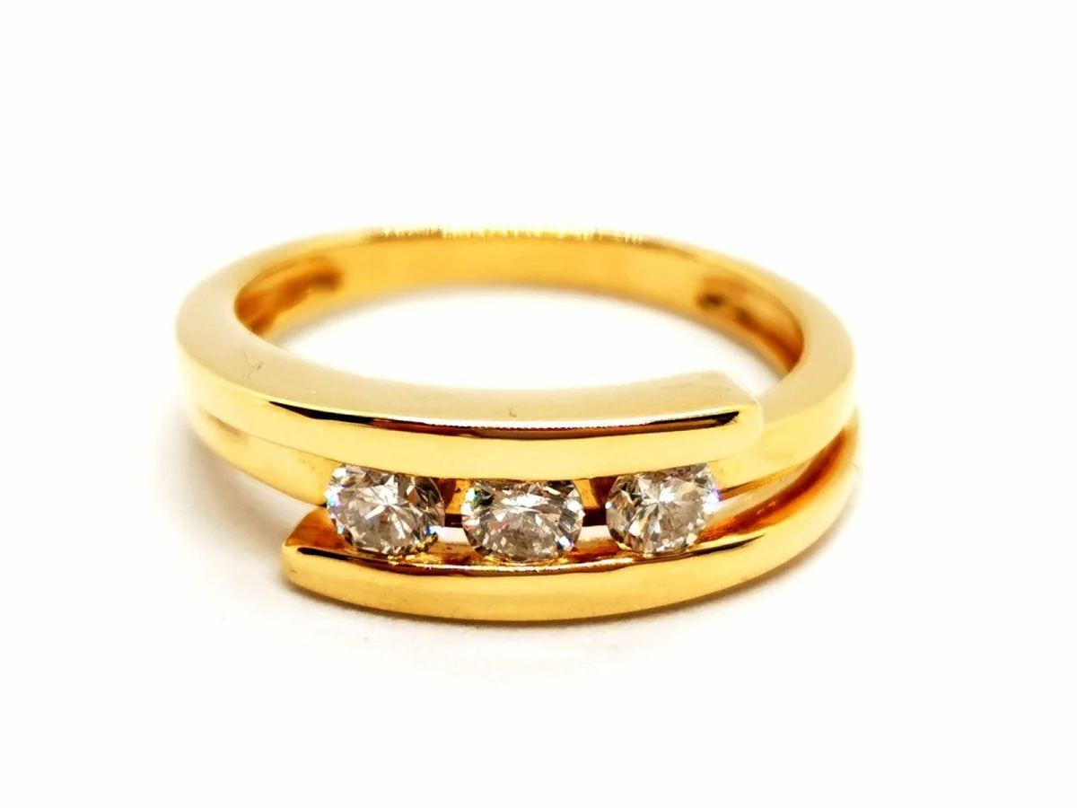 Yellow Gold Diamond Ring - Image 10