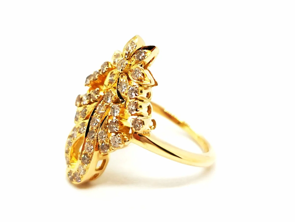 Yellow Gold Diamond Ring - Image 9