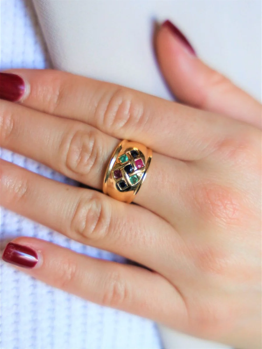 Yellow Gold Sapphire Ring - Image 2