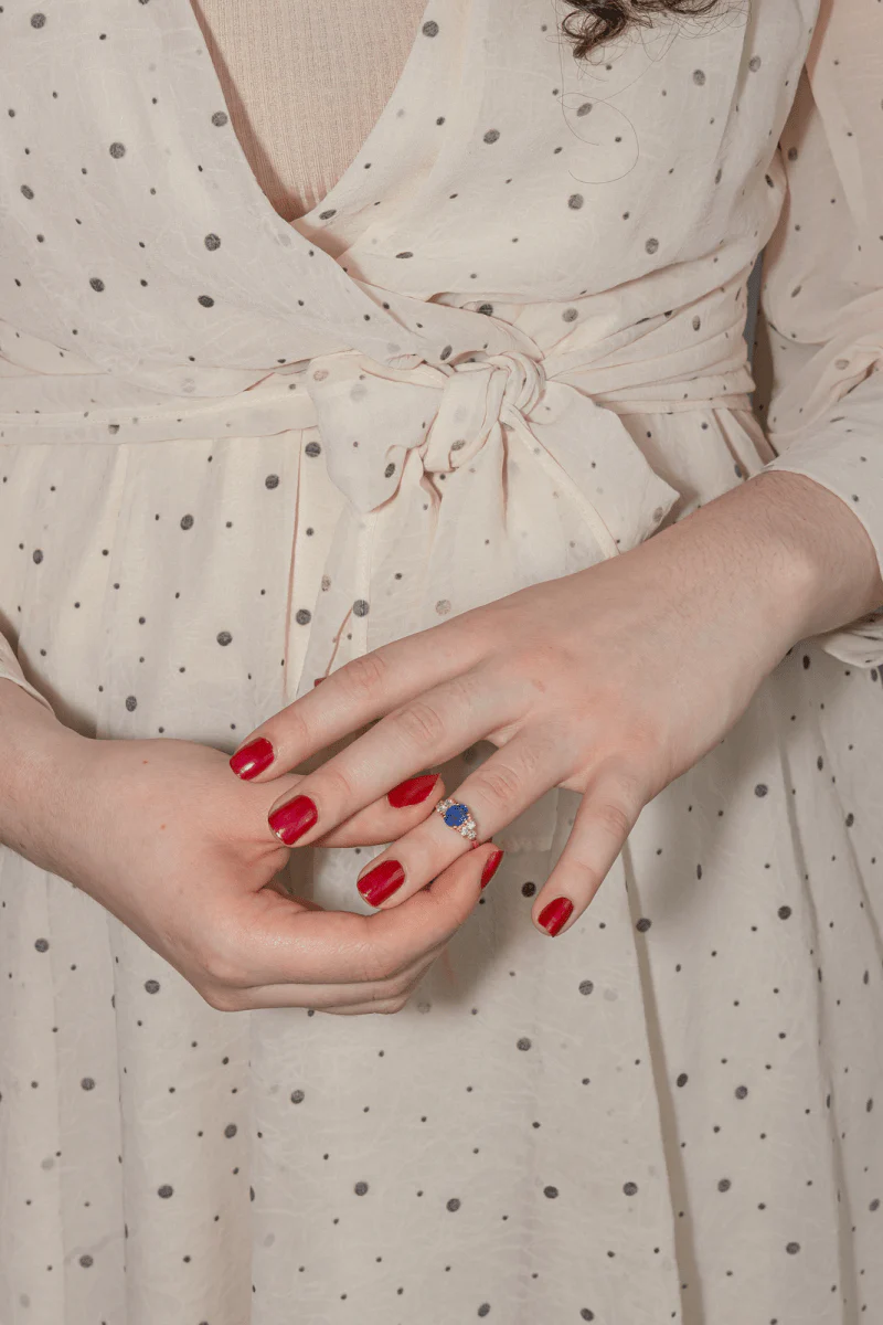 Entourage ring in yellow gold and sapphire - Image 2