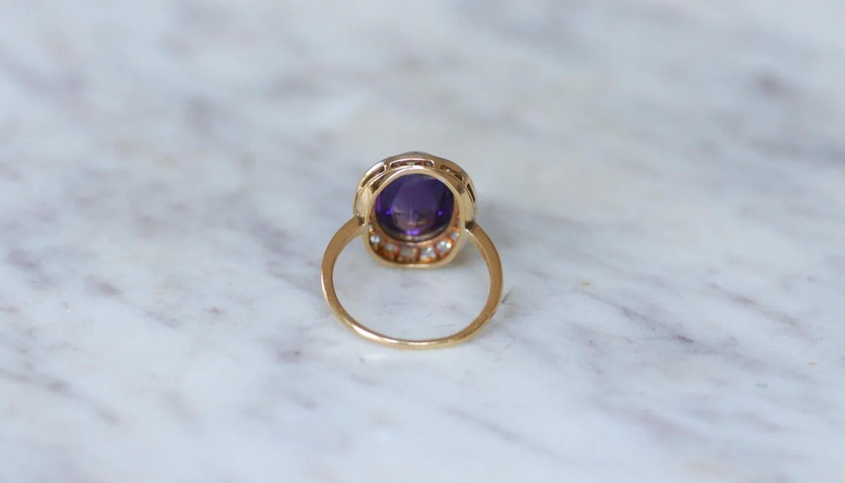 Ring Pompadour in yellow gold, paltinium, amethyst cabochon and diamonds - Image 9
