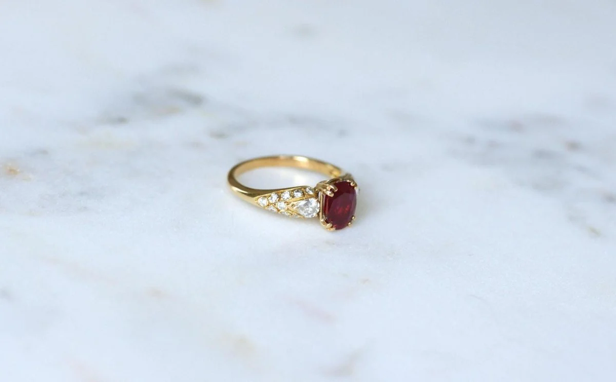Ring Ruby 1.60 Cts and diamond Pear on Yellow Gold - Image 6
