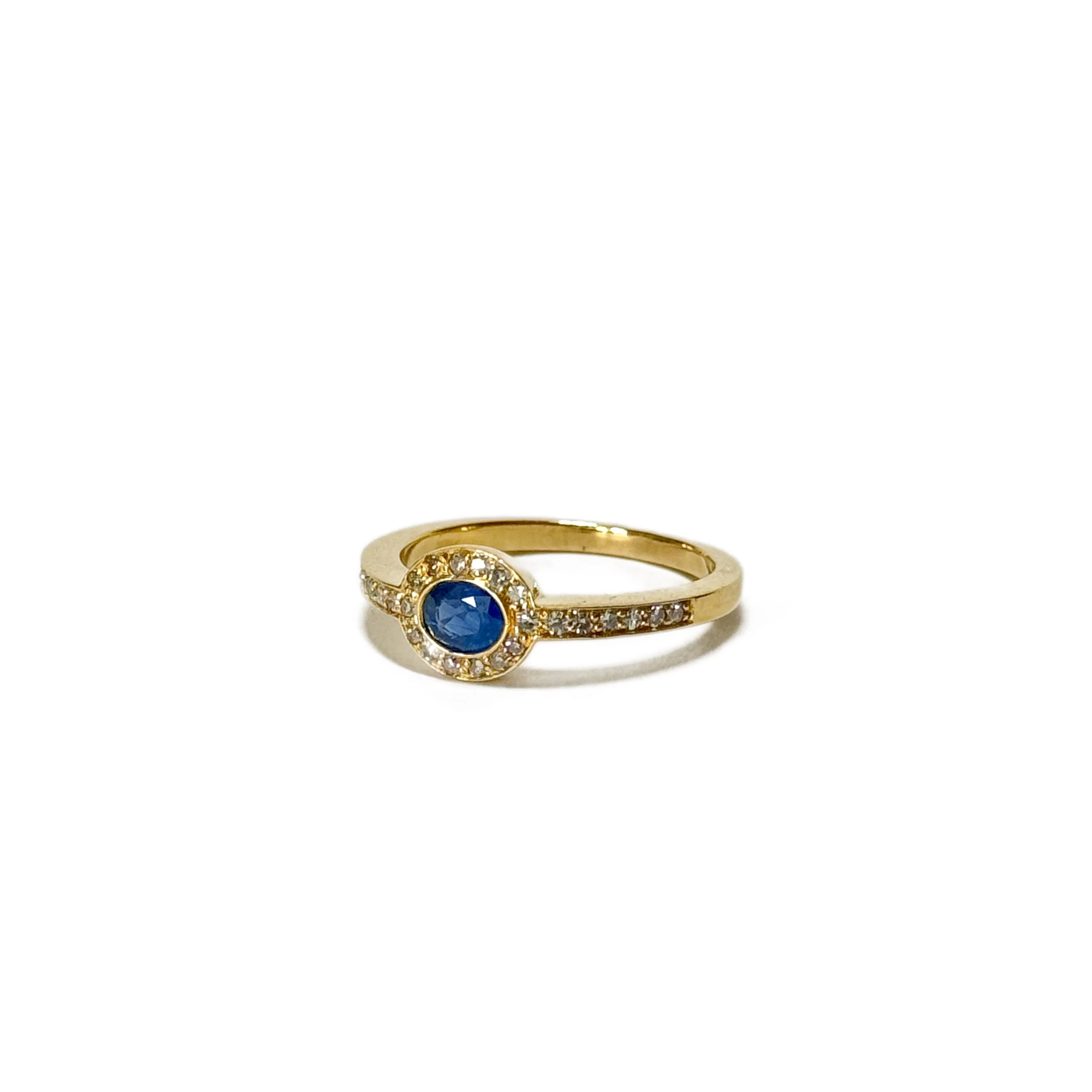 Ring oval sapphire in white gold and diamond - Image 3