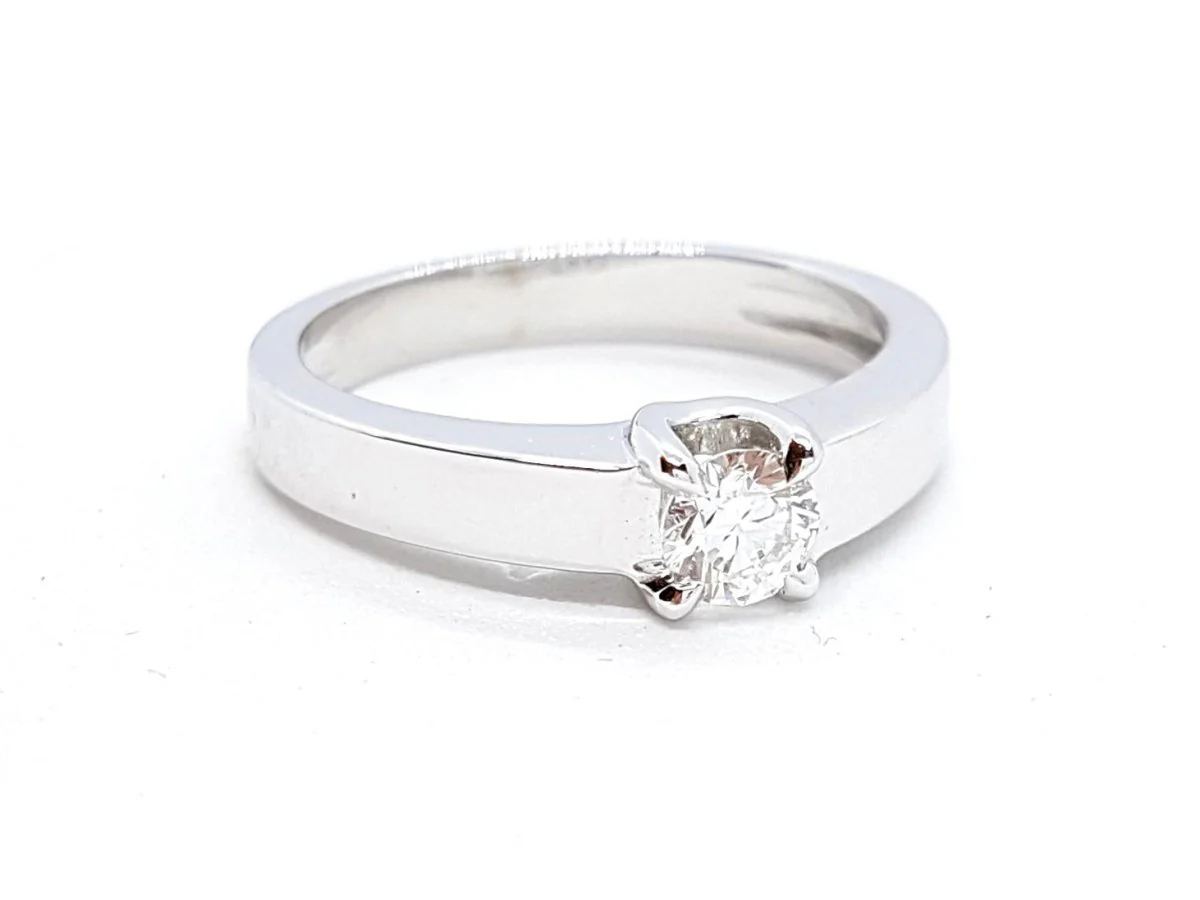 Solitaire Ring White Gold Diamond - Image 4