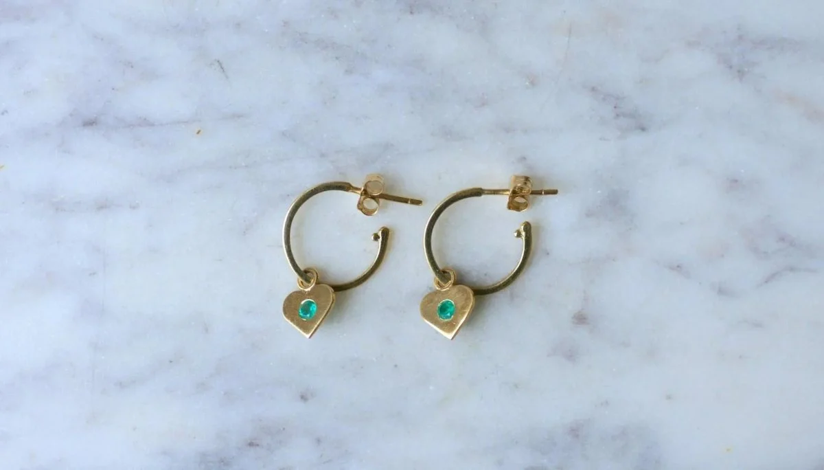 Earrings Creoles in yellow gold and emerald - Image 8