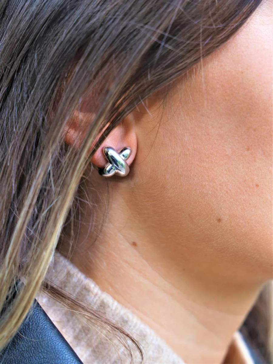White gold cross stud earrings - Image 6