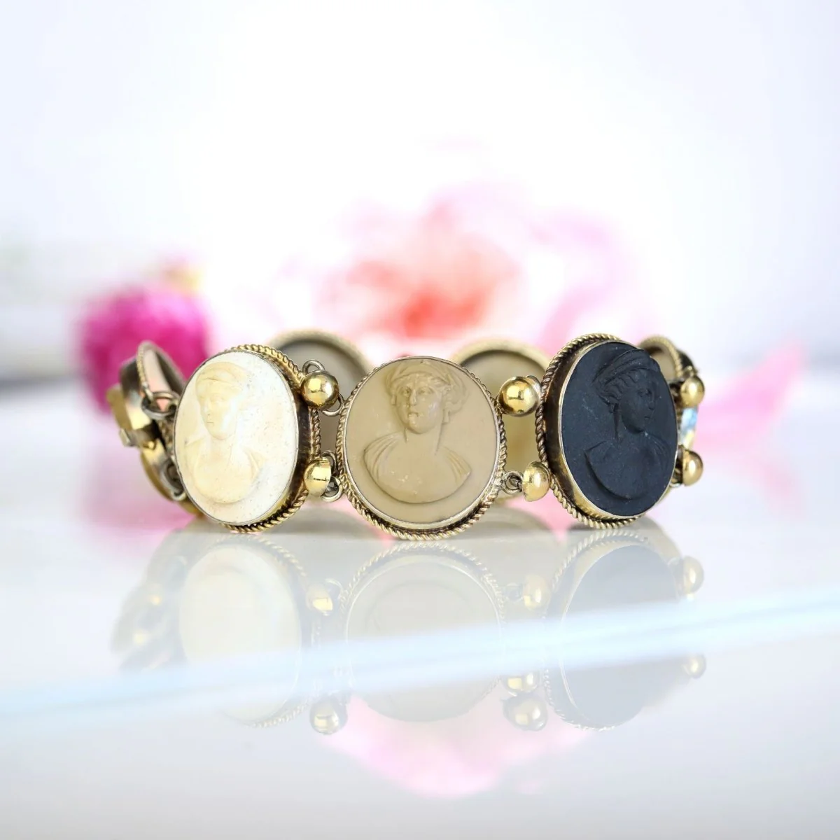 Bracelet antique in ruddy and lava stones - Image 3