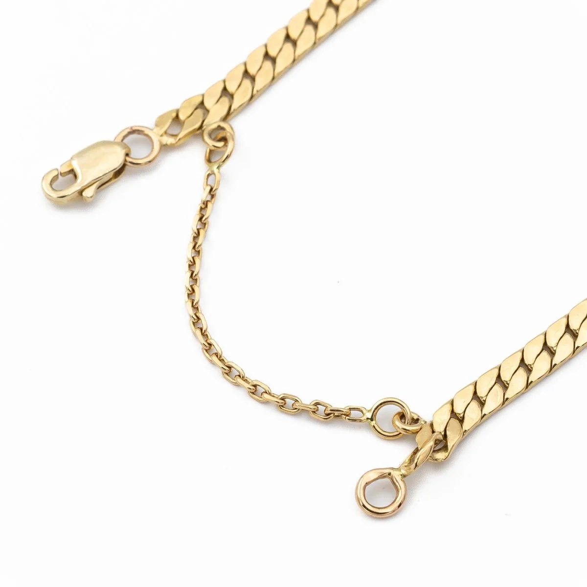 English link curb bracelet in yellow gold - Image 3