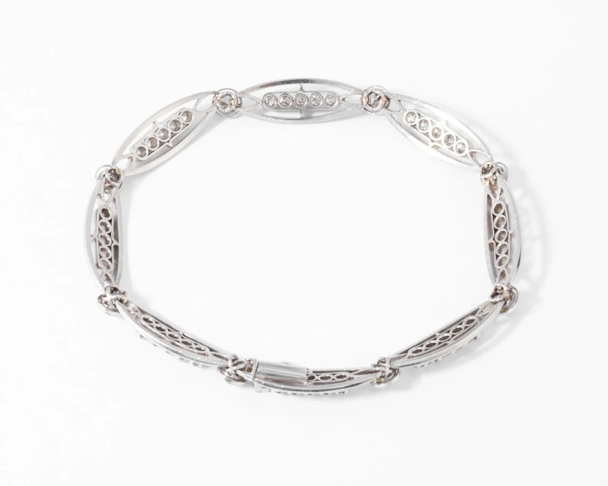 Platinum and diamond gold bracelet forming oval links - Image 4