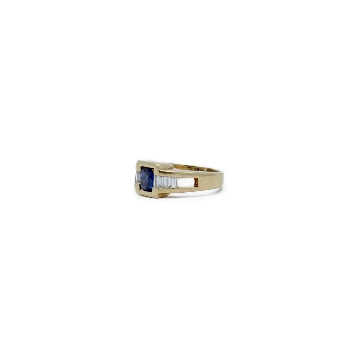 Ring Chevalière in yellow gold, sapphire and diamonds - Image 2