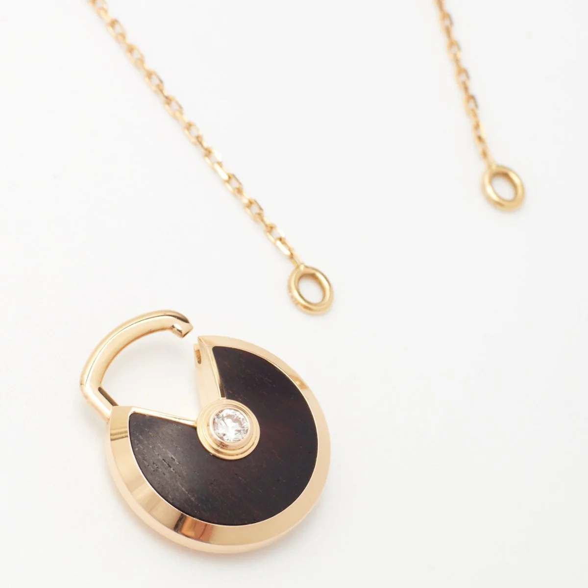 Necklace Long necklace CARTIER "Amulette PM" in rose gold, wood amourette and diamond - Image 4