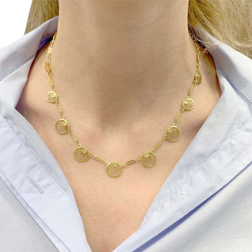 Filigree yellow gold drapery necklace - Image 5