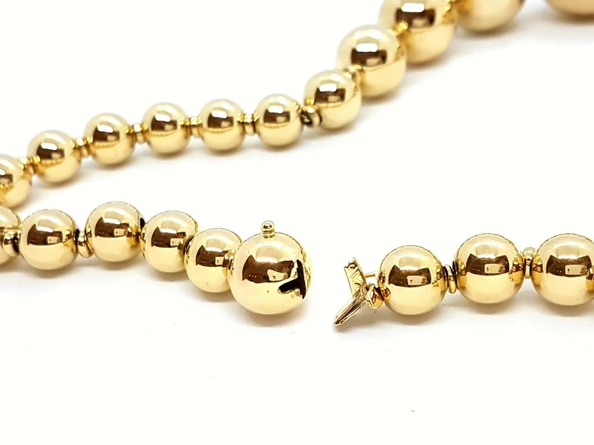Long necklace with balls in yellow gold - Image 4