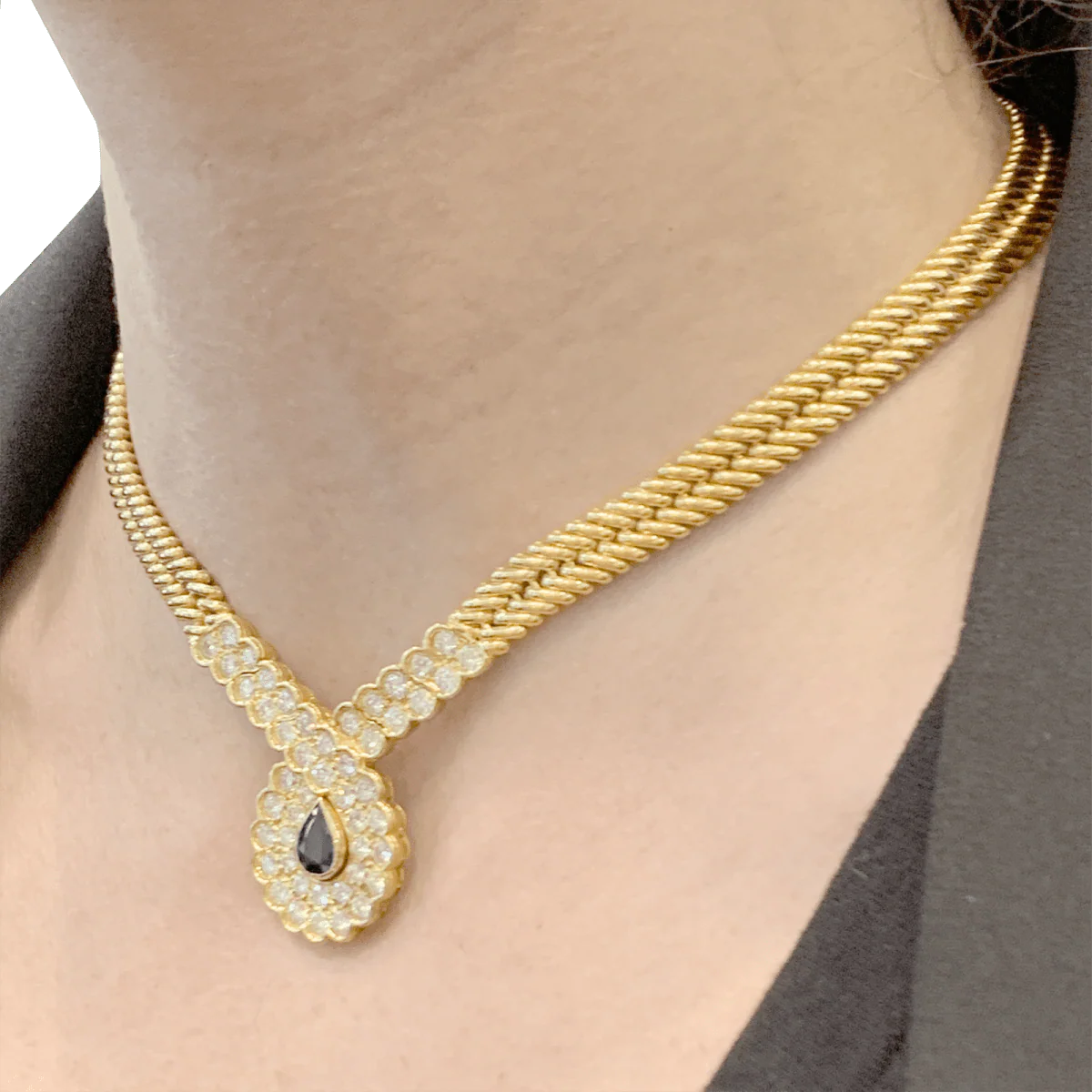 Van Cleef &amp; Arpels Drapery Necklace in yellow gold, sapphire and diamonds - Image 2