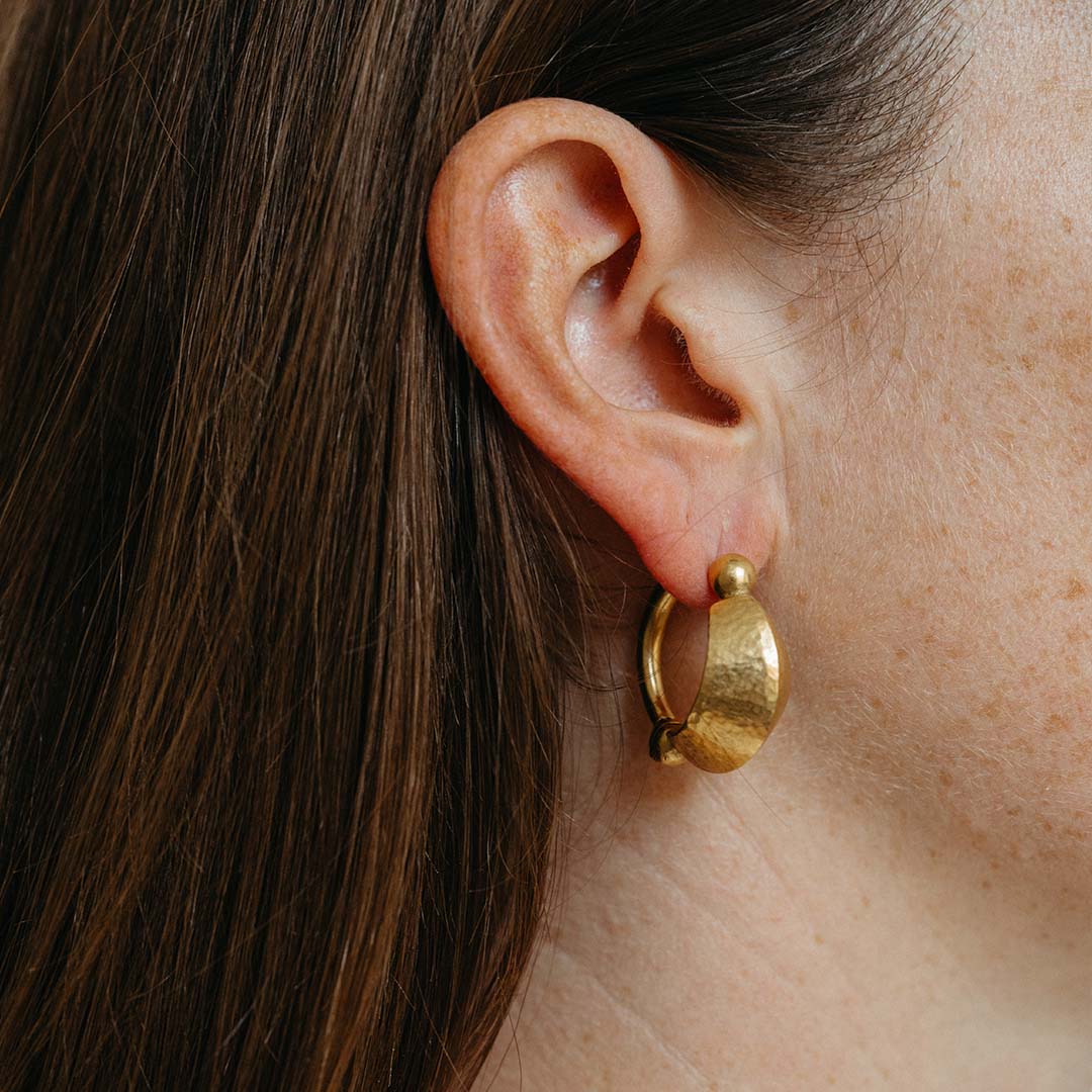 LALAOUNIS hoop earrings in yellow gold - Image 2