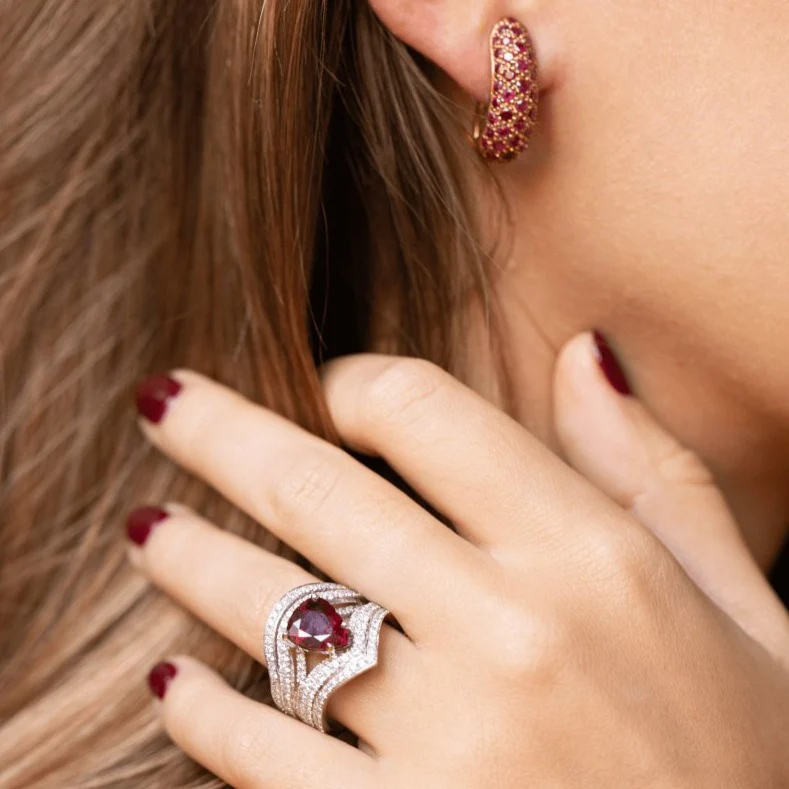 Pavée diamond ring in white gold and ruby - Image 8