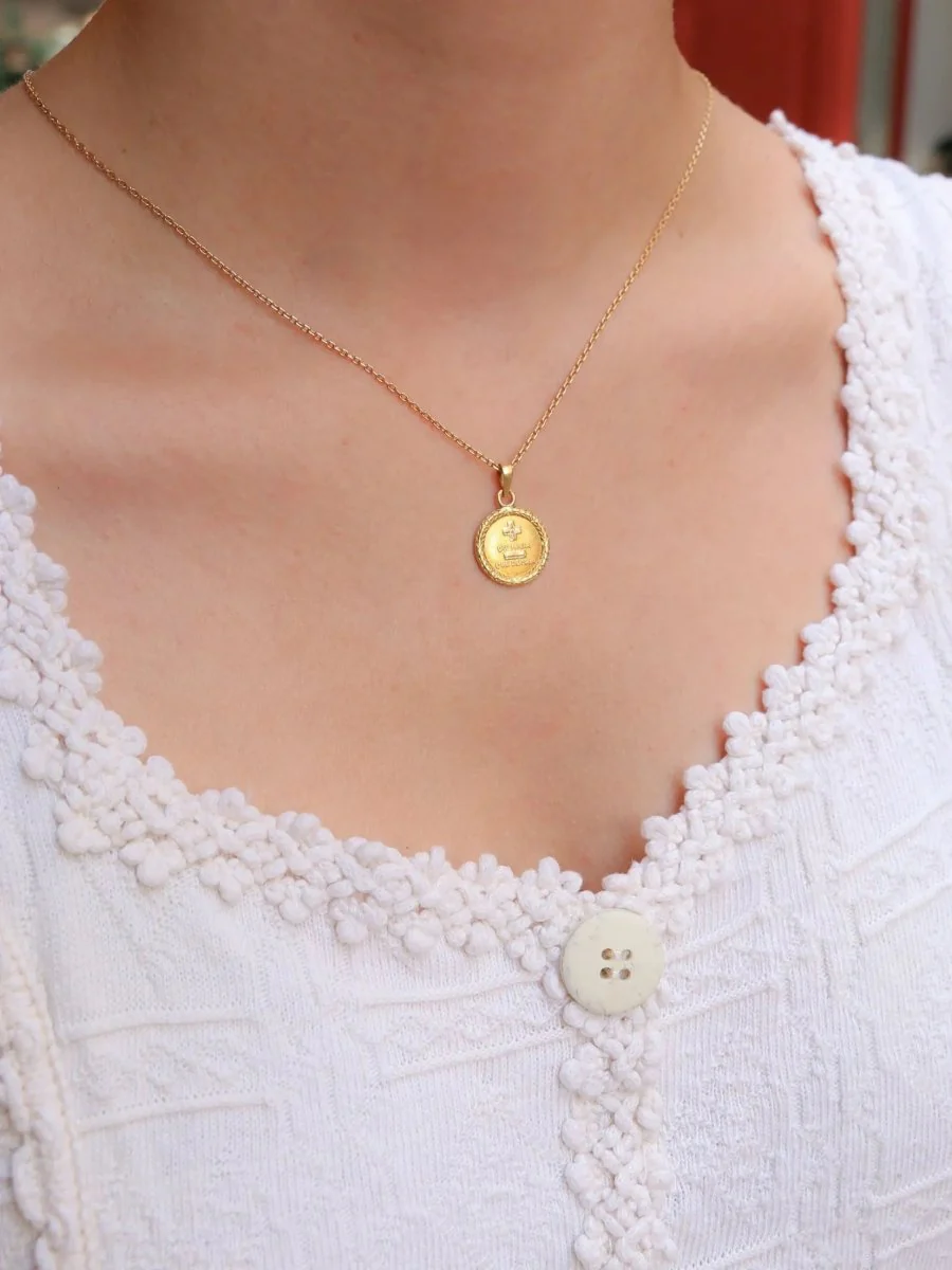 Love medal Augis laurel wreath More than yesterday less than tomorrow yellow gold - Image 5