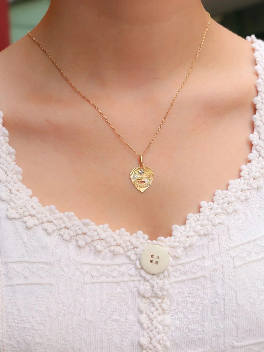 AUGIS love medal striated heart More than yesterday less than tomorrow yellow gold ruby - Image 6