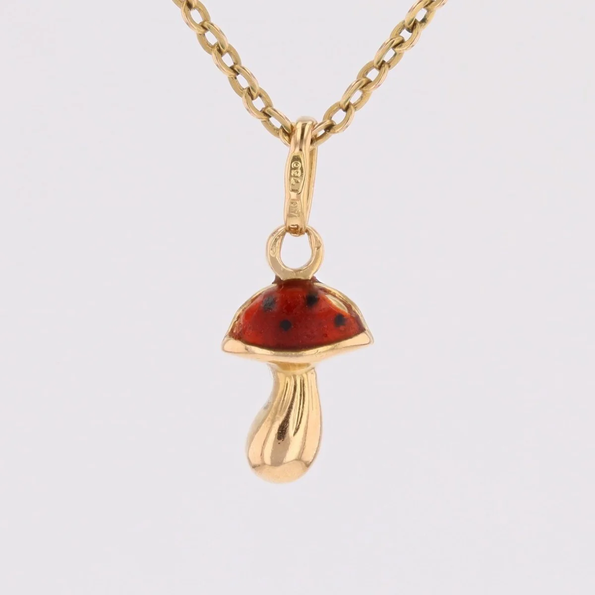Mushroom charm pendant in yellow gold and enamel - Image 8