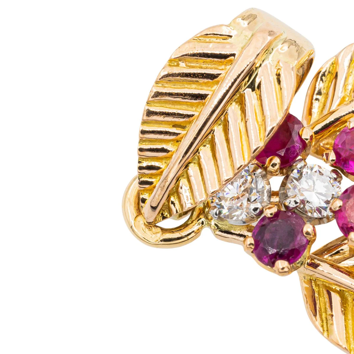 Leaf Pendant in Yellow Gold and Diamond - Image 6